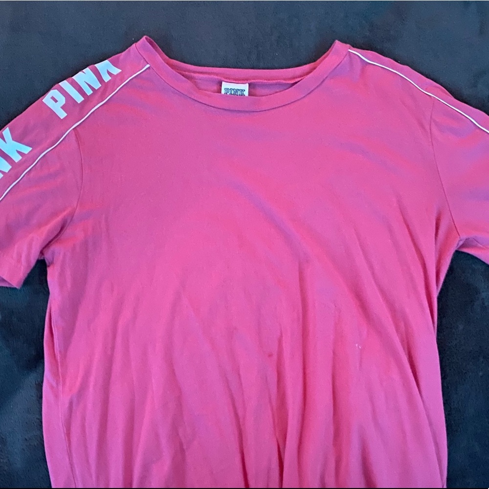 vs pink t-shirt